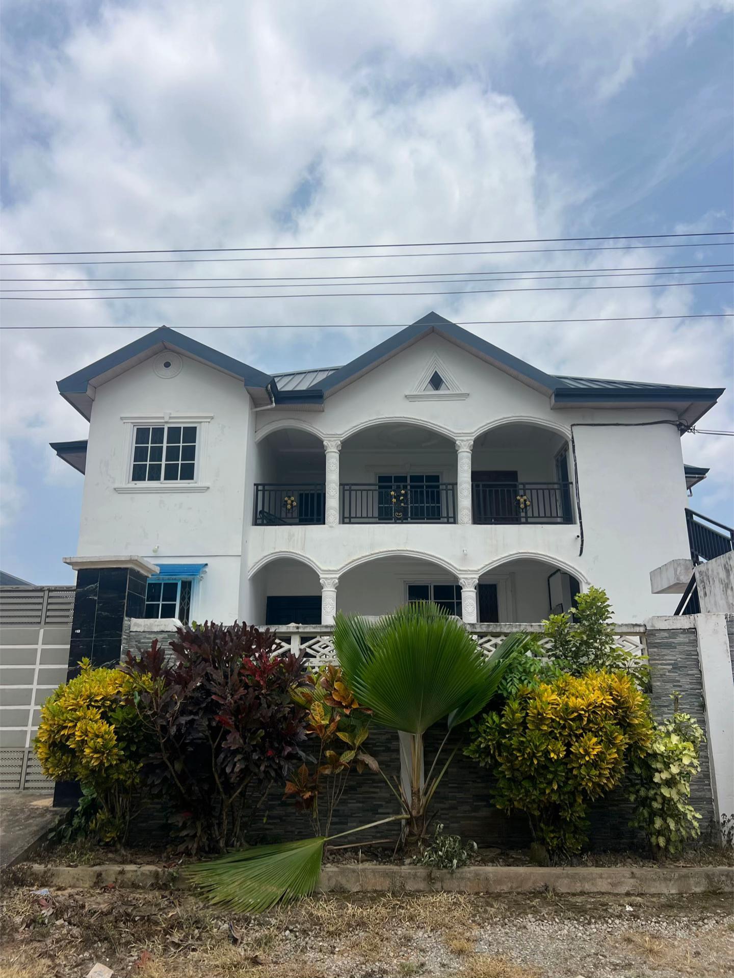 Prime Suite Anaji behind Nhyira hotel